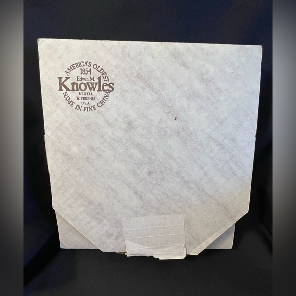 Norman Rockwell “Christmas Courtship” Decorative Plate - Picture 6 of 6